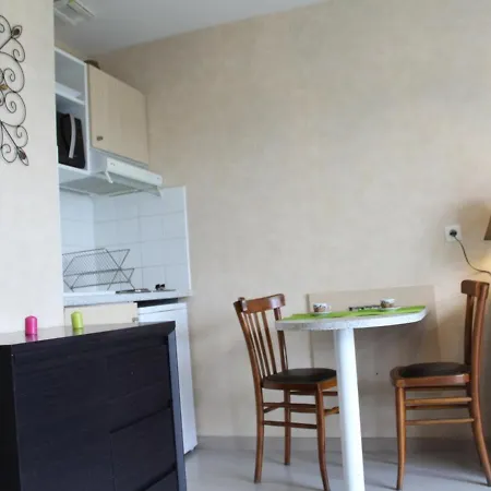 Cosy Aux Minimes Avec Balcon, Parking Et Lave-linge - Fr-1-246-48