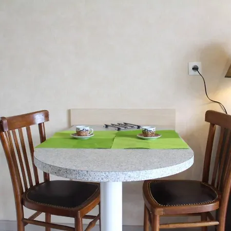 Cosy Aux Minimes Avec Balcon, Parking Et Lave-linge - Fr-1-246-48 * La Rochelle (Charente-Maritime)