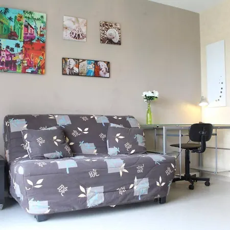 Cosy Aux Minimes Avec Balcon, Parking Et Lave-linge - Fr-1-246-48 Apartament